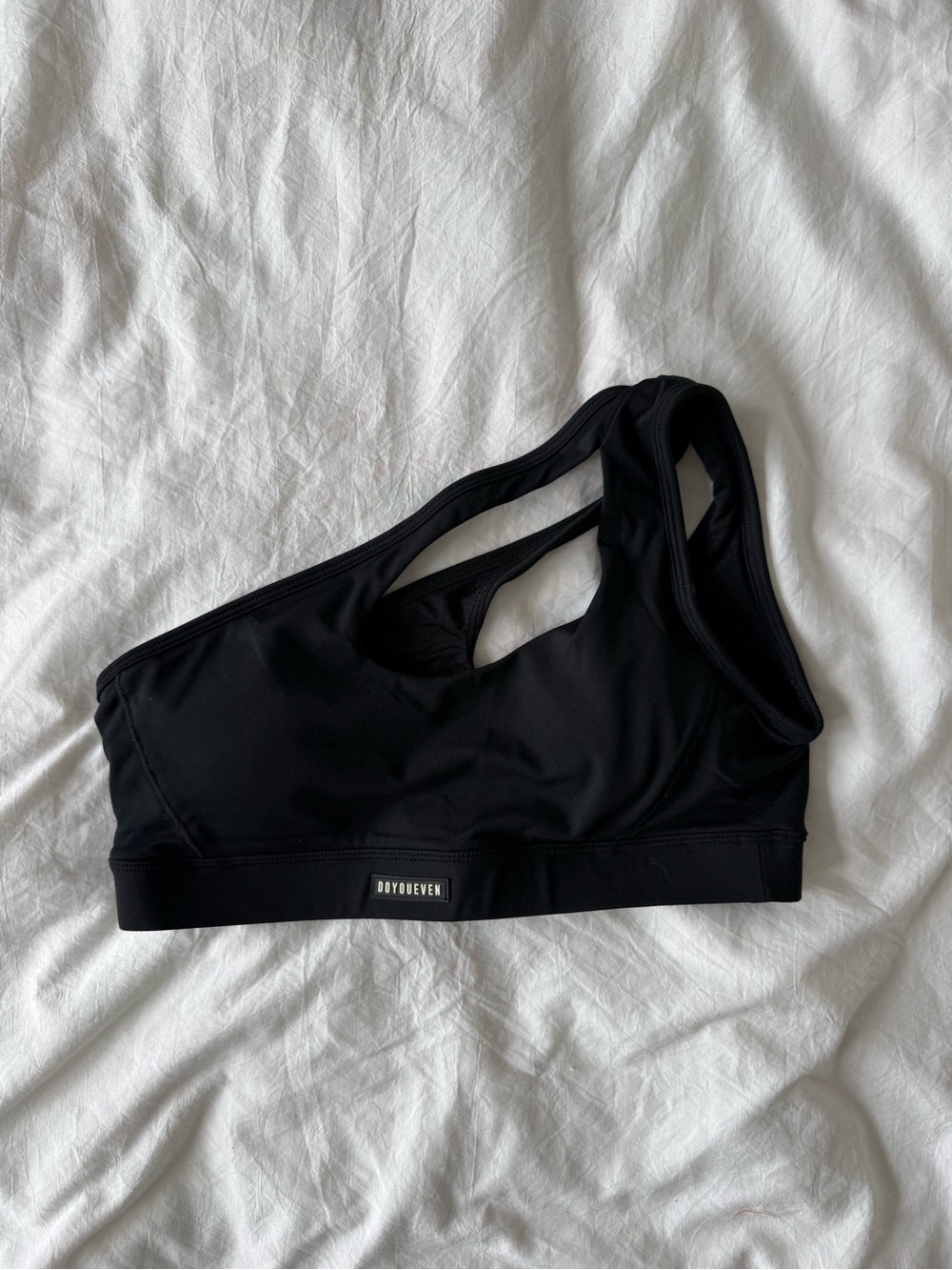 DOYOUEVEN Asymmetric One-Shoulder Black Sports Bra